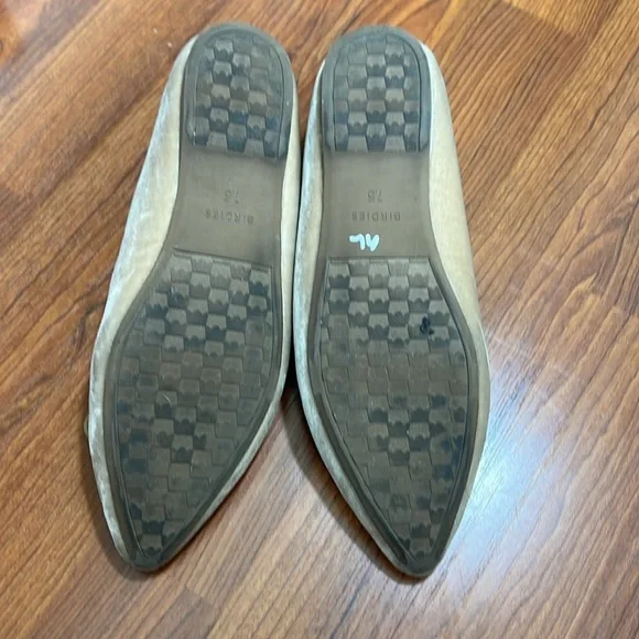 Birdies Size 7.5 Goldfinch Flats in Champagne Velvet Bow Detail Classic - Picture 9 of 9